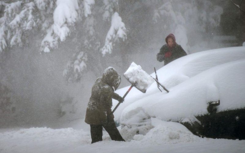 Avertizare ANM: cod galben de ploi, vânt puternic și ninsori la munte. Ce se întâmplă în orașele mari
