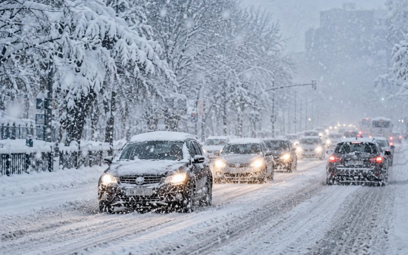 Iarna 2026–2027: când ar putea veni prima zăpadă și ce lună ne poate surprinzător