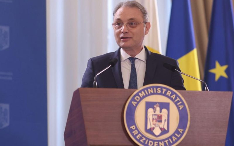 Luca Niculescu, noul premier: drumul de la microfonul de radio la Palatul Victoria