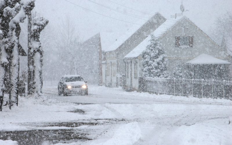 Prima zăpadă vine la sfârșit de octombrie: la Predeal ar putea ninge trei zile la rând